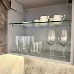 Queen's Luxury Delijorgji Апартаменты *