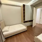 Queen's Luxury Delijorgji * Tirana