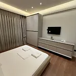 Queen's Luxury Delijorgji Апартаменты