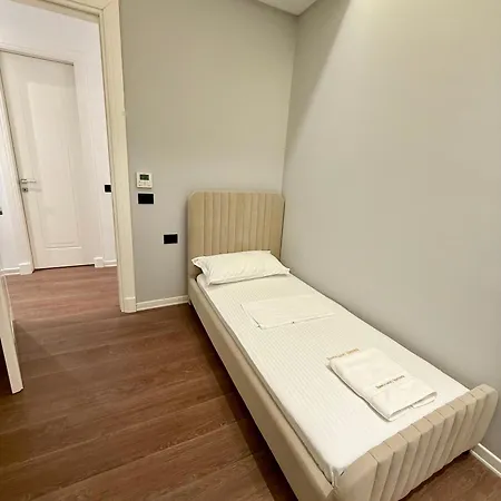 Queen's Luxury Delijorgji Апартаменты Тирана