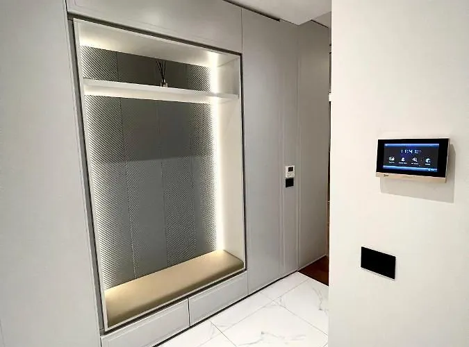 Queen's Luxury Delijorgji Appartement *