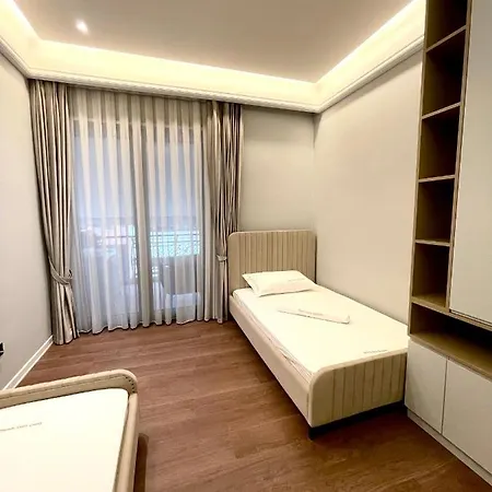 Queen's Luxury Delijorgji * تيرانا