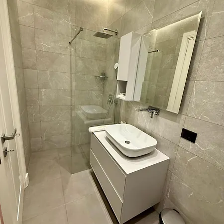 Apartamento Queen's Luxury Delijorgji