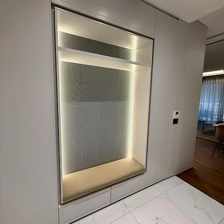 Queen's Luxury Delijorgji شقة تيرانا