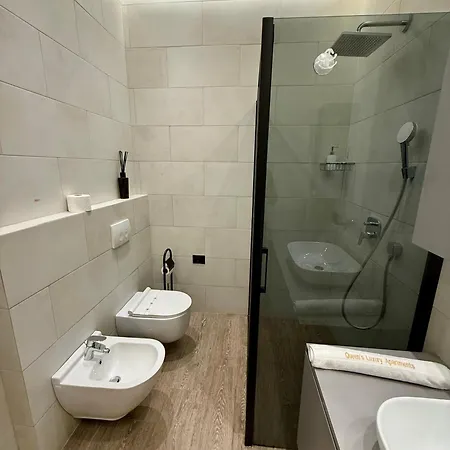 Queen's Luxury Delijorgji شقة