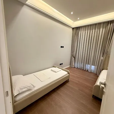 Queen's Luxury Delijorgji * Tirana
