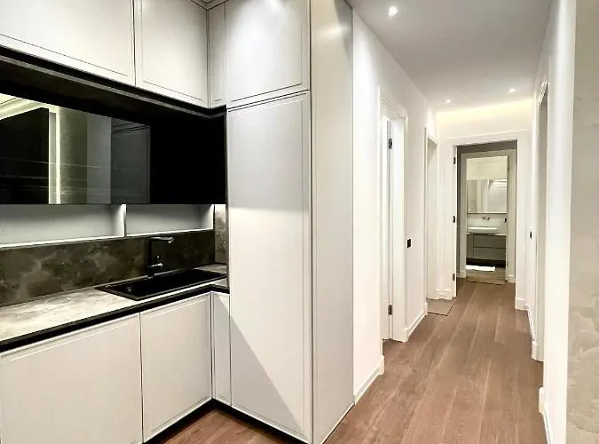 公寓 Queen's Luxury Delijorgji 地拉那