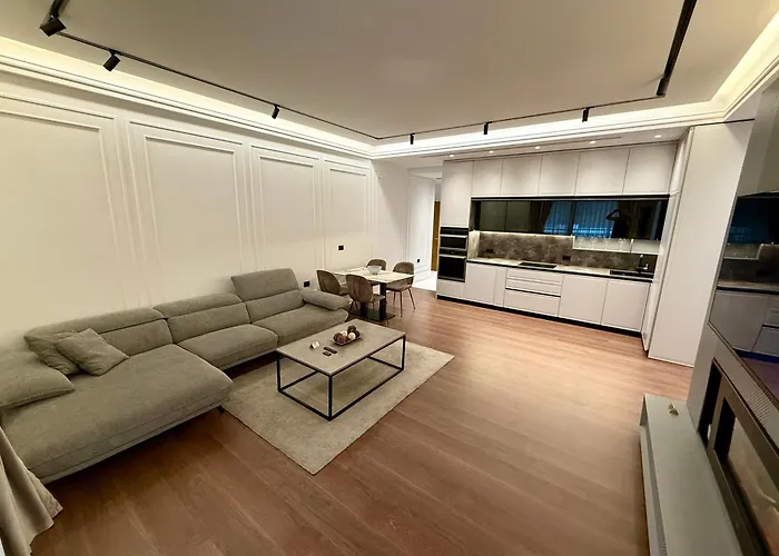 Queen's Luxury Delijorgji * Тирана