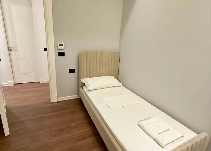 Queen's Luxury Delijorgji Апартаменты Тирана
